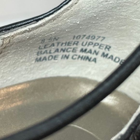 Array Women’s Black Leather Ballet Slip On Shoes - Picture 8 of 9